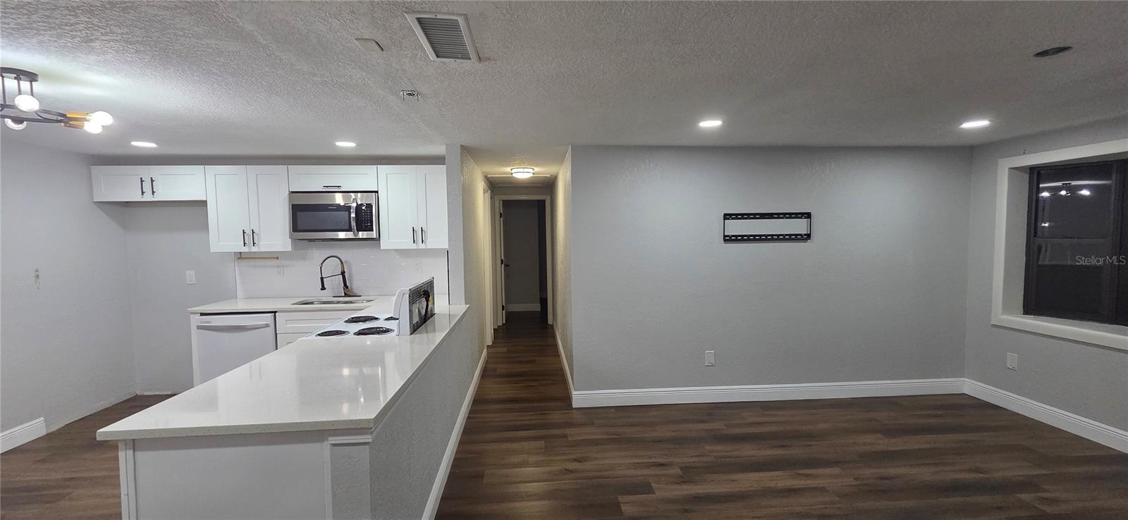 COLONIAL TERRACE - Residential