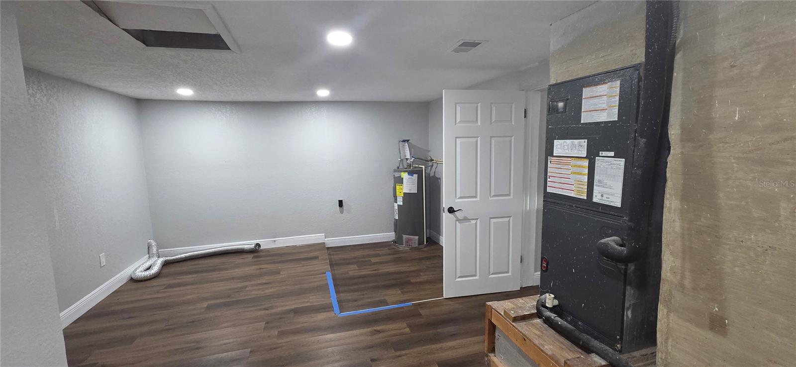 COLONIAL TERRACE - Residential