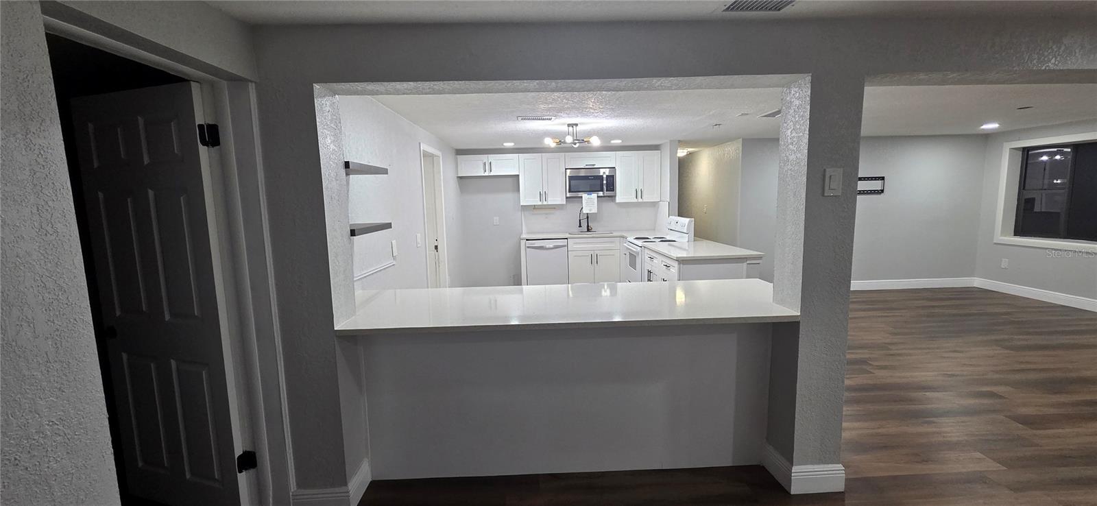 COLONIAL TERRACE - Residential