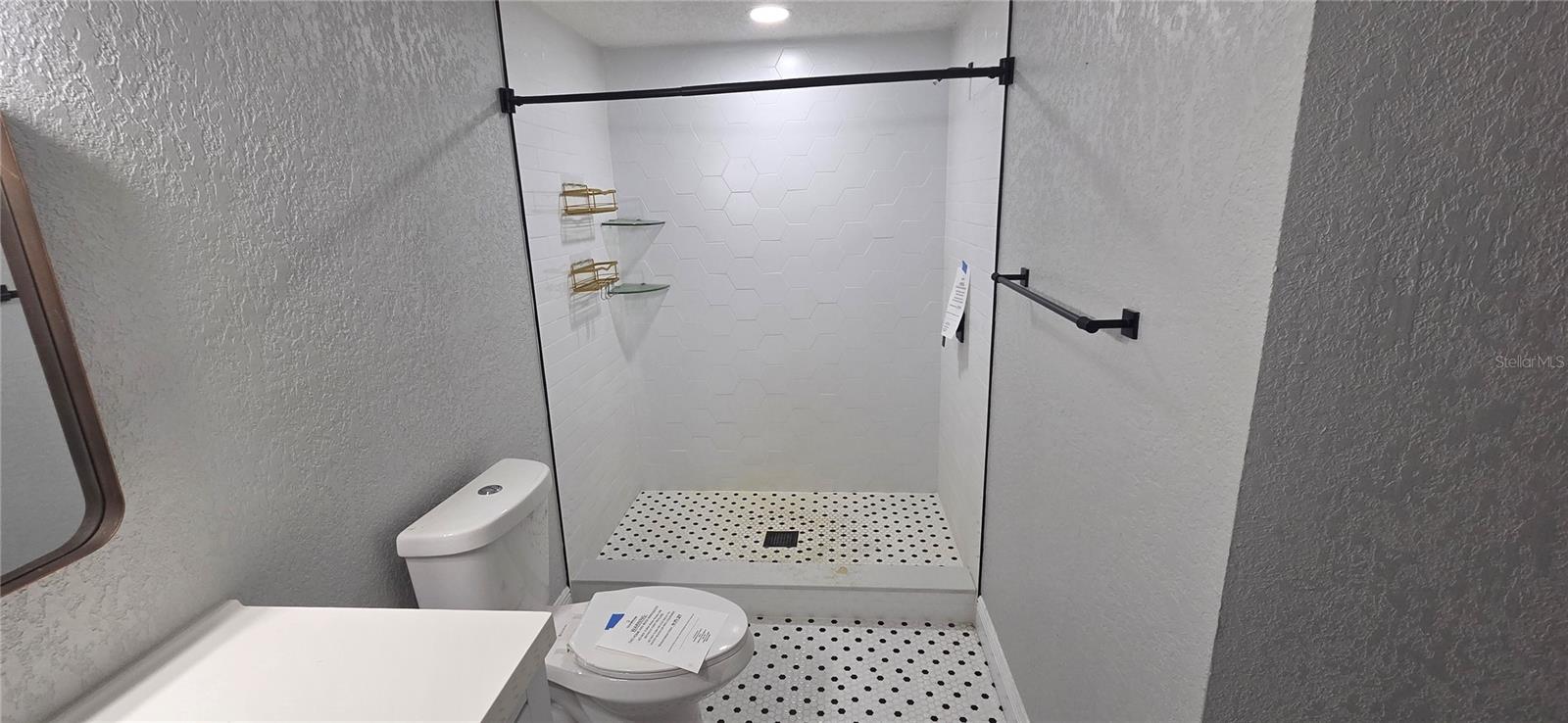 COLONIAL TERRACE - Residential