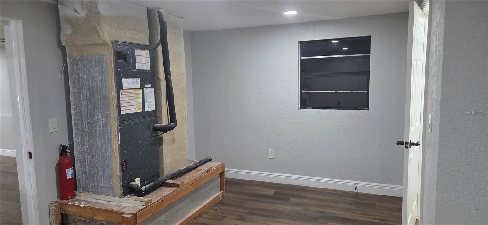 COLONIAL TERRACE - Residential