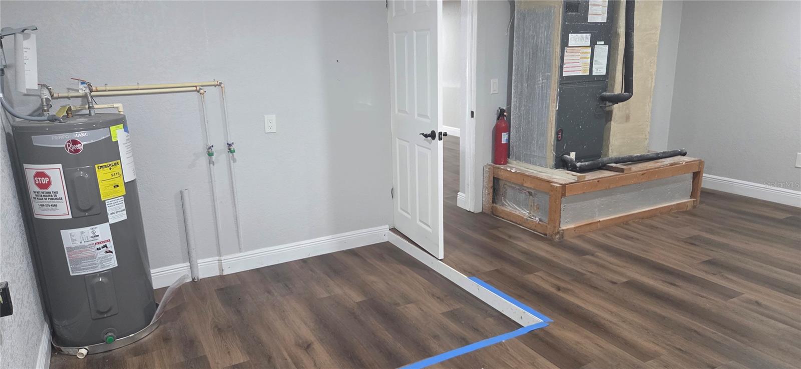 COLONIAL TERRACE - Residential