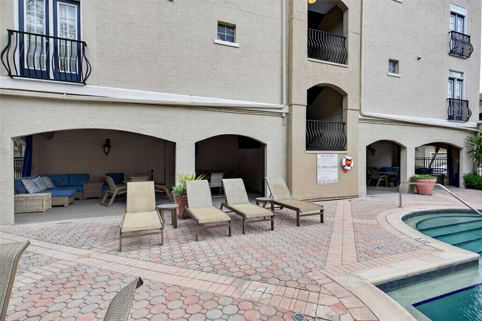 HARBOUR PLACE CITY HOMES A CON - Residential