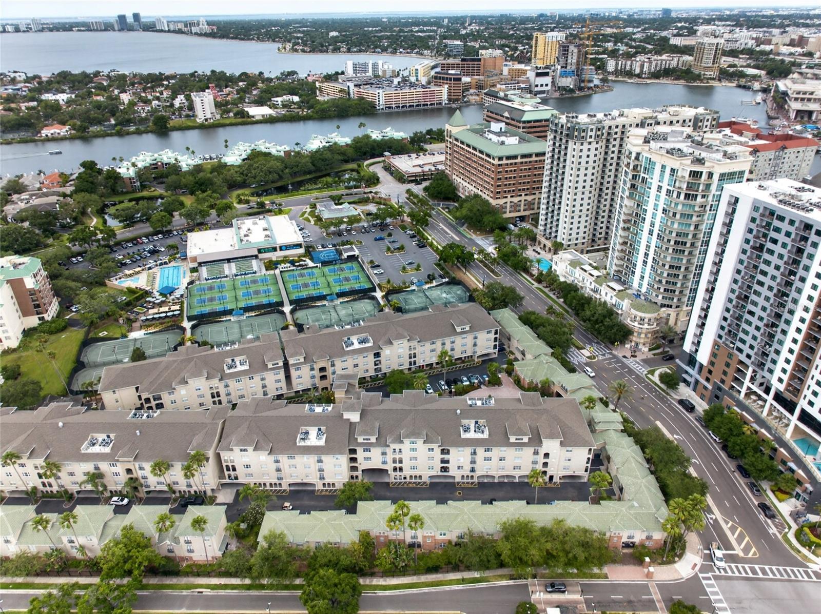 HARBOUR PLACE CITY HOMES A CON - Residential