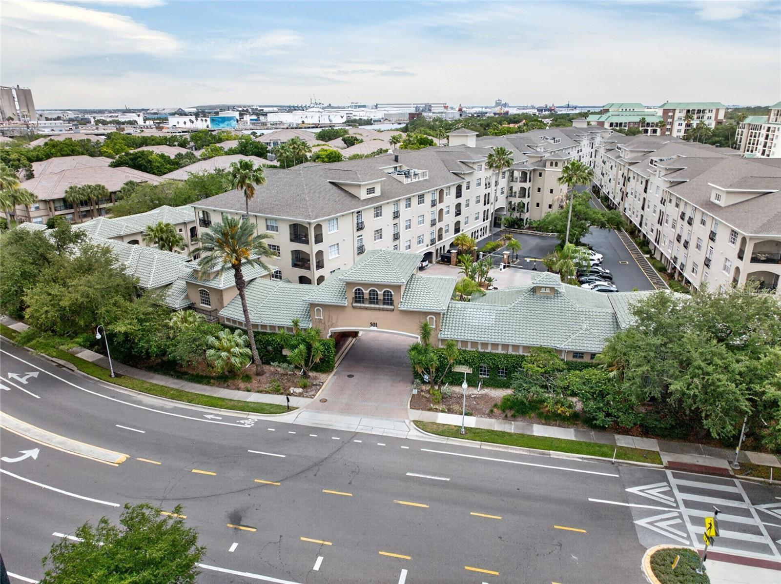 HARBOUR PLACE CITY HOMES A CON - Residential