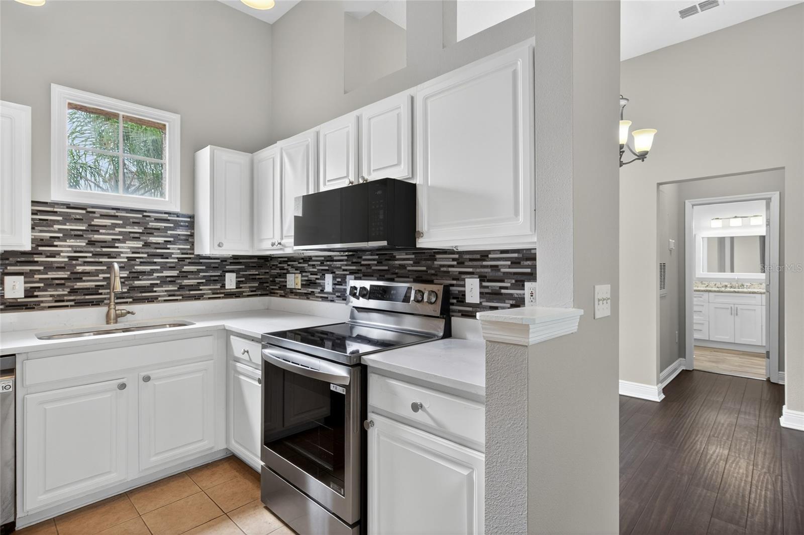 HARBOUR PLACE CITY HOMES A CON - Residential