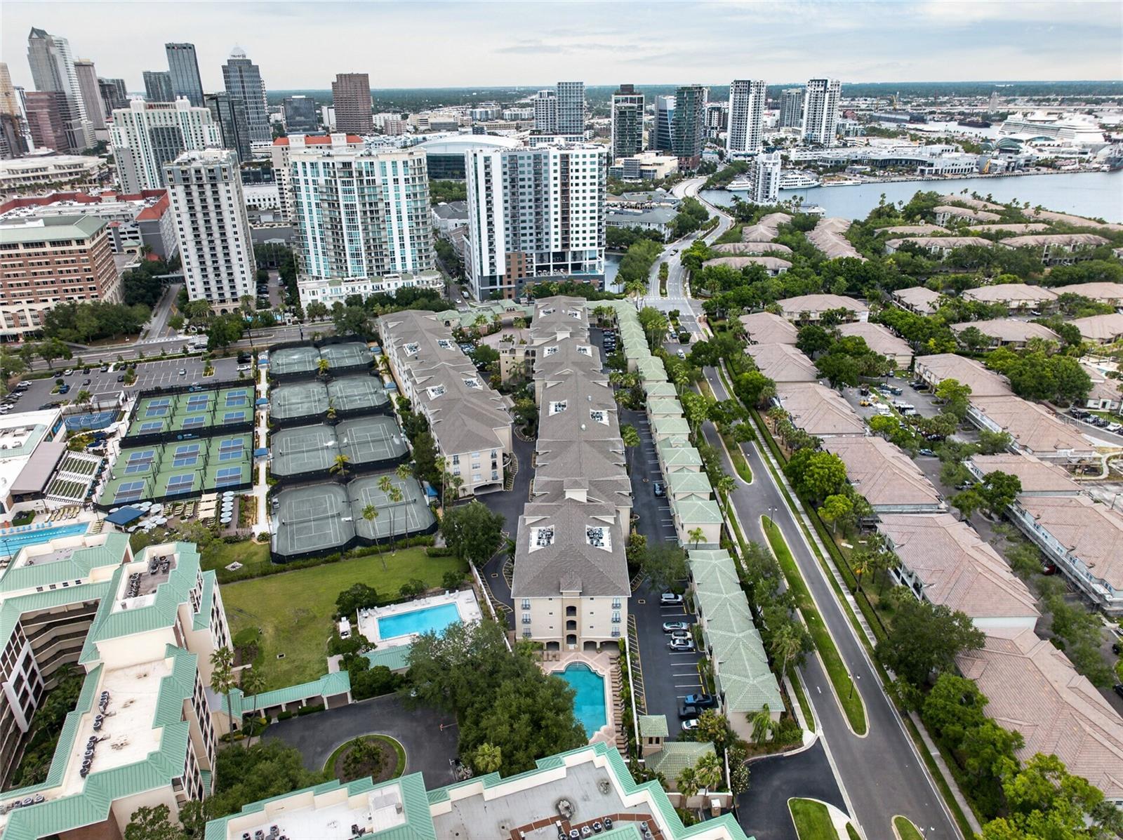 HARBOUR PLACE CITY HOMES A CON - Residential