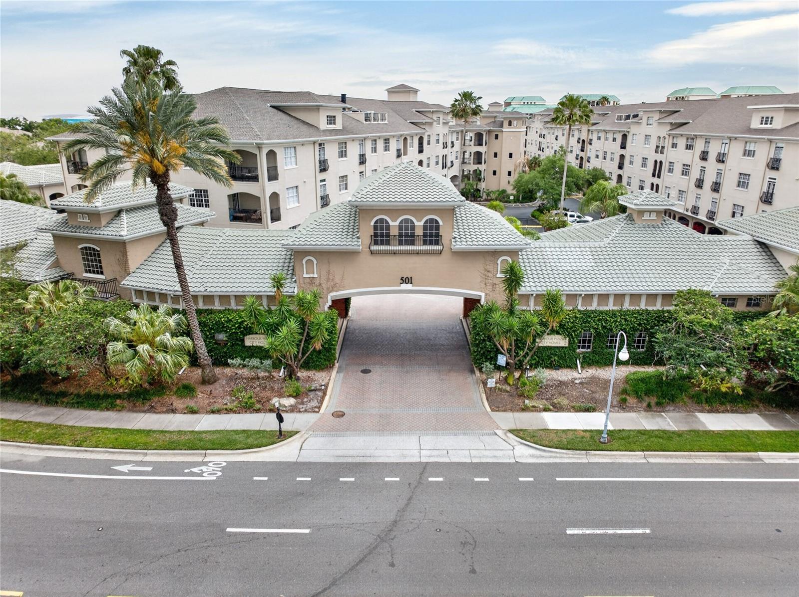 HARBOUR PLACE CITY HOMES A CON - Residential