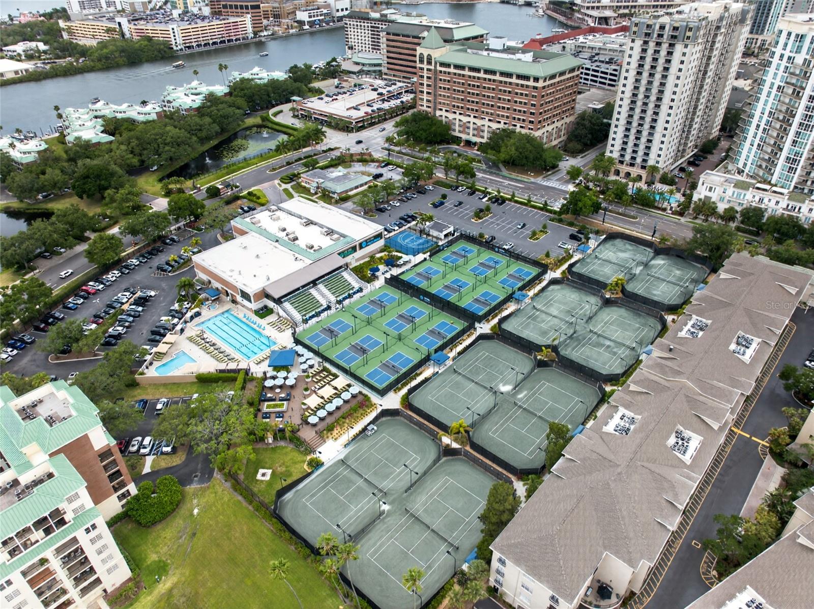 HARBOUR PLACE CITY HOMES A CON - Residential