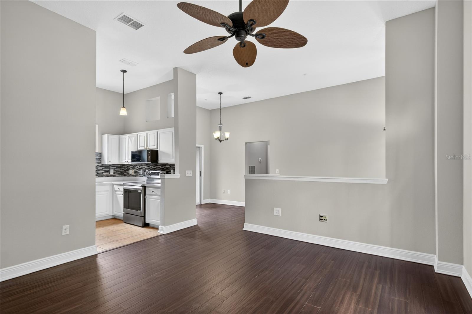 HARBOUR PLACE CITY HOMES A CON - Residential