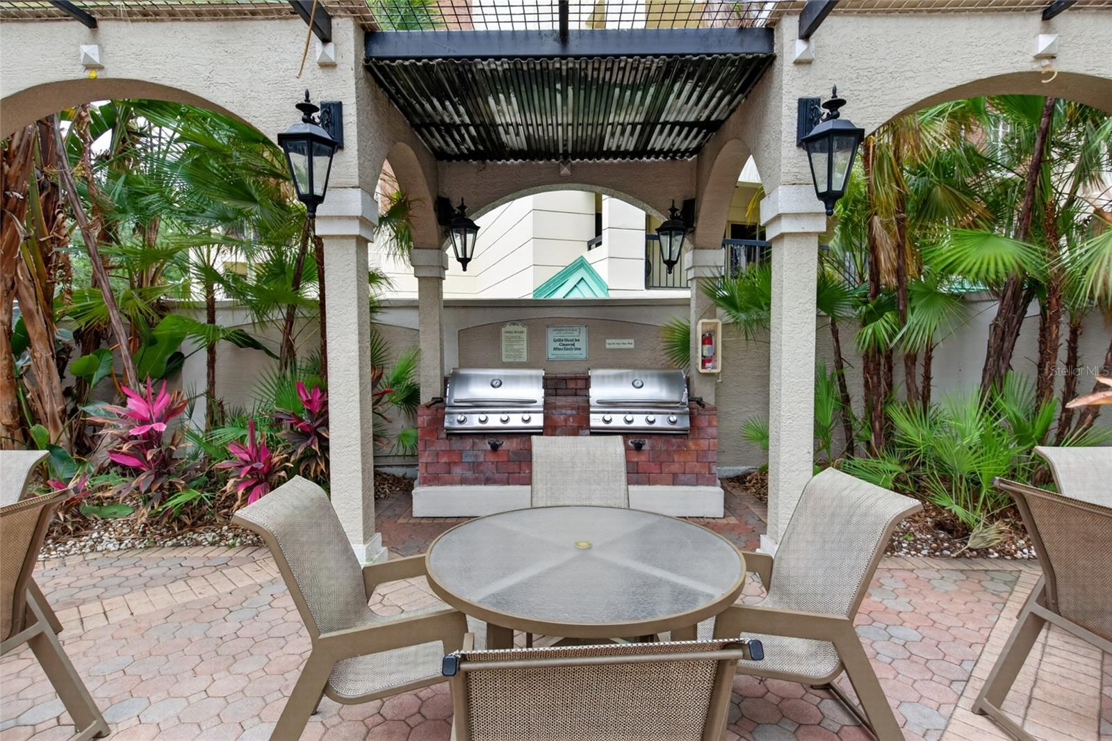 HARBOUR PLACE CITY HOMES A CON - Residential