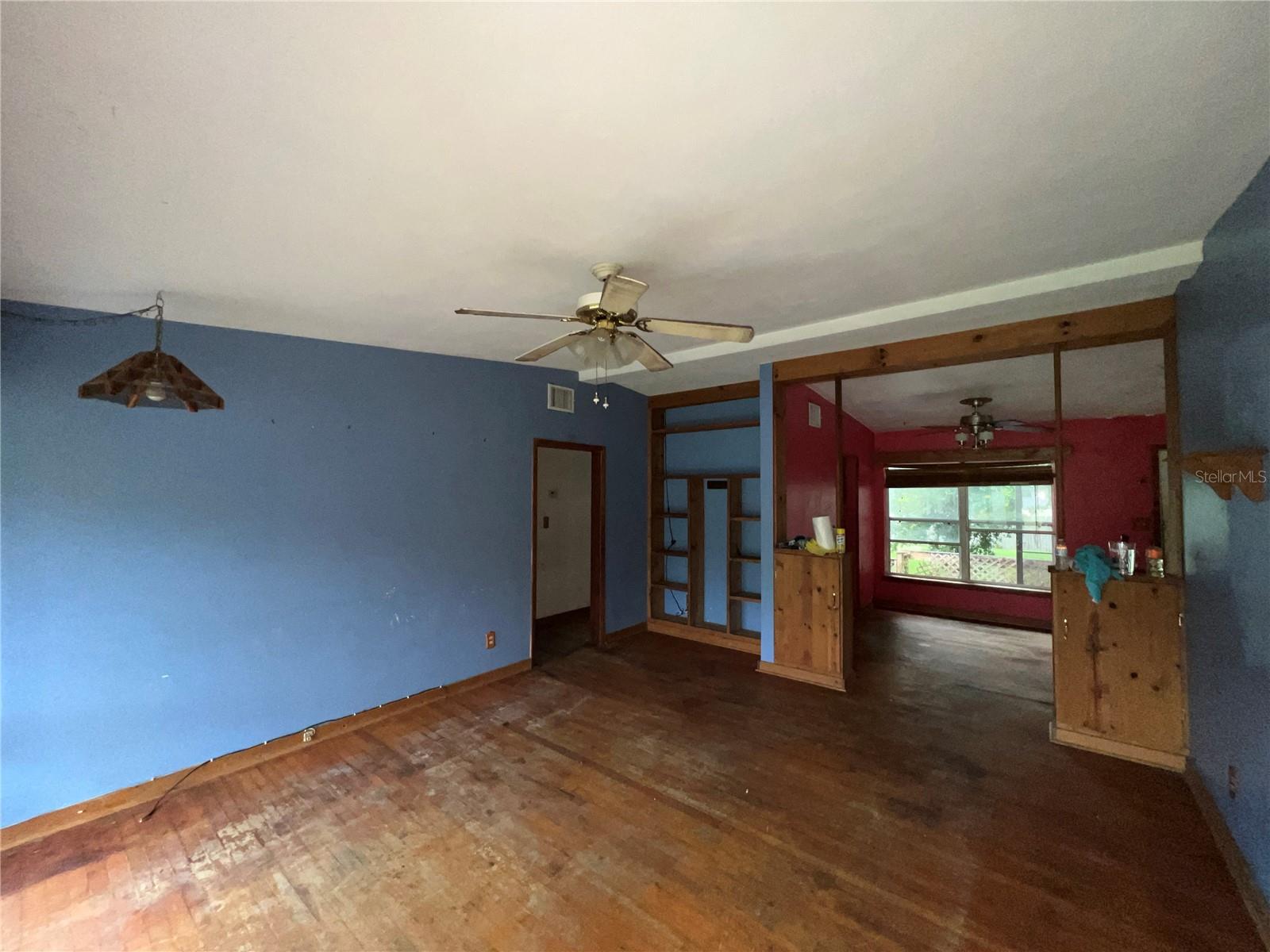 728 SPRINGVIEW DRIVE