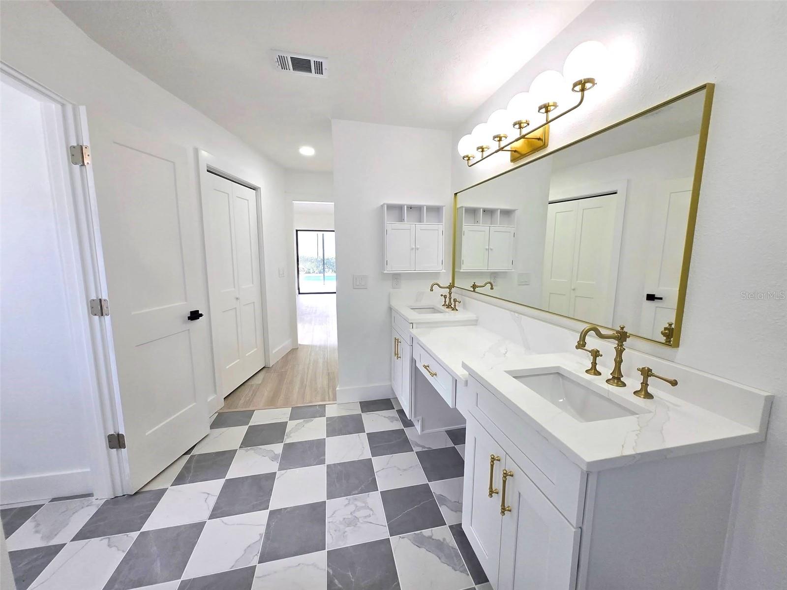 BLOOMINGDALE SEC J J - Residential