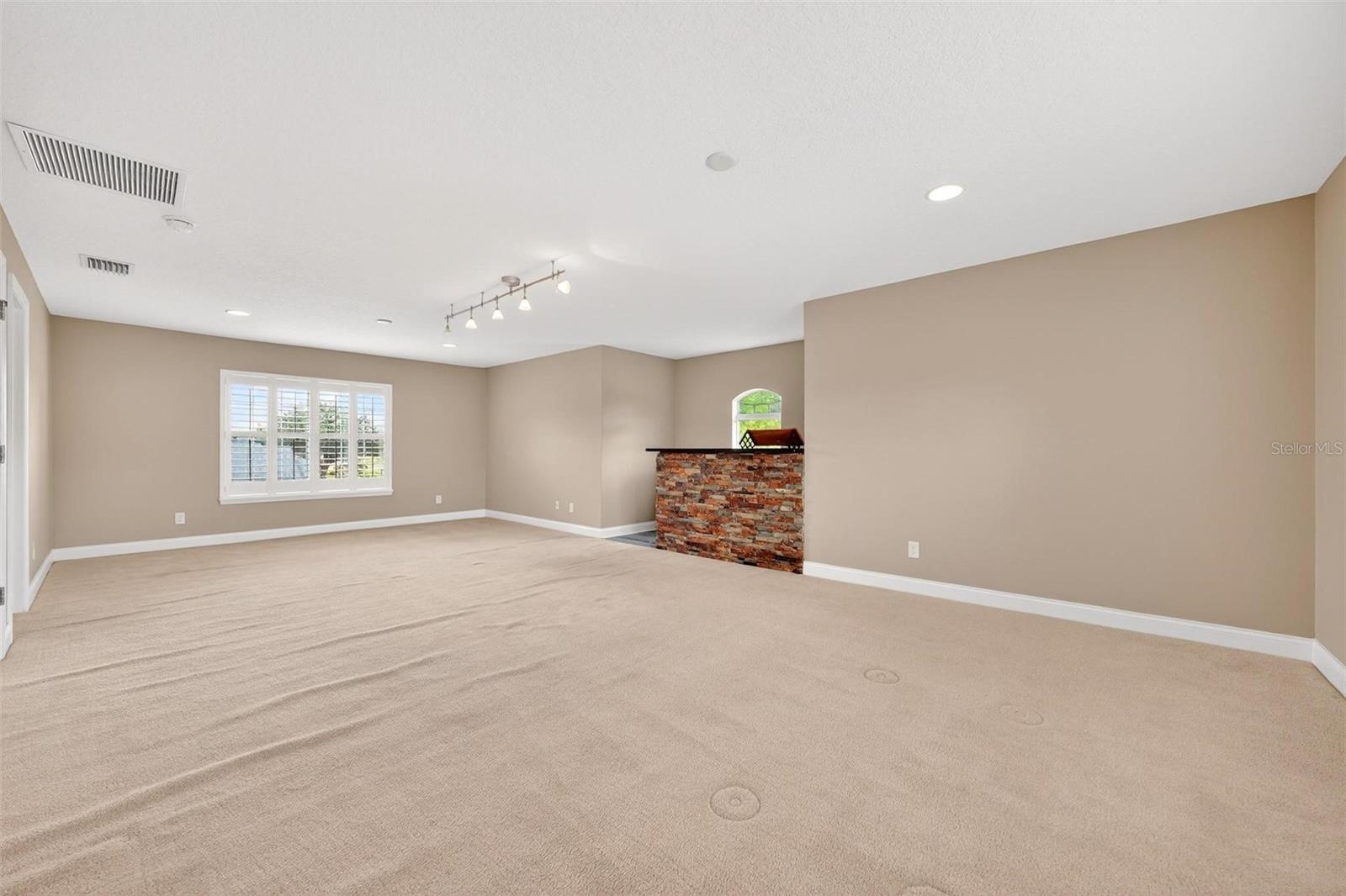 DORA ESTATES - Residential