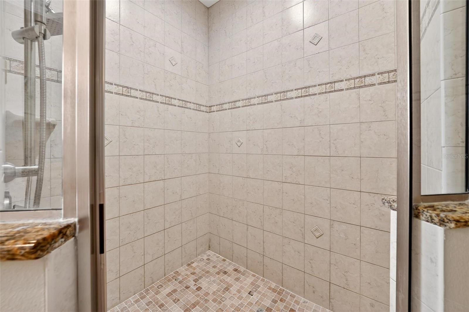 DORA ESTATES - Residential