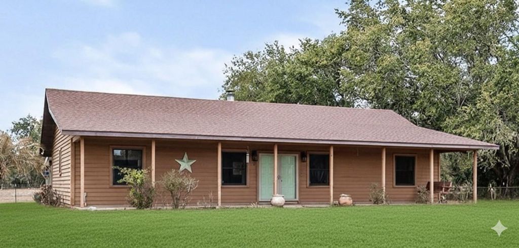 Photo of 10 Jimmy Lee Road, Winter Haven, FL 33880 (MLS # P4937095)