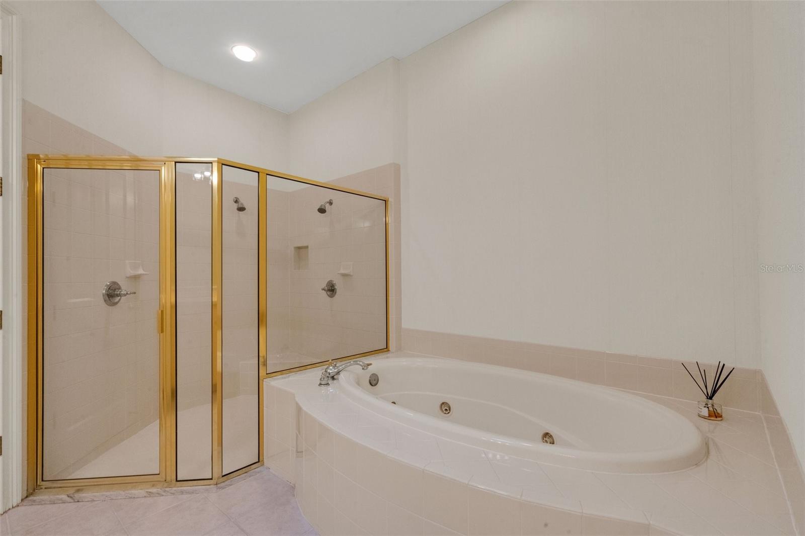 PRESTWICK - Residential Lease