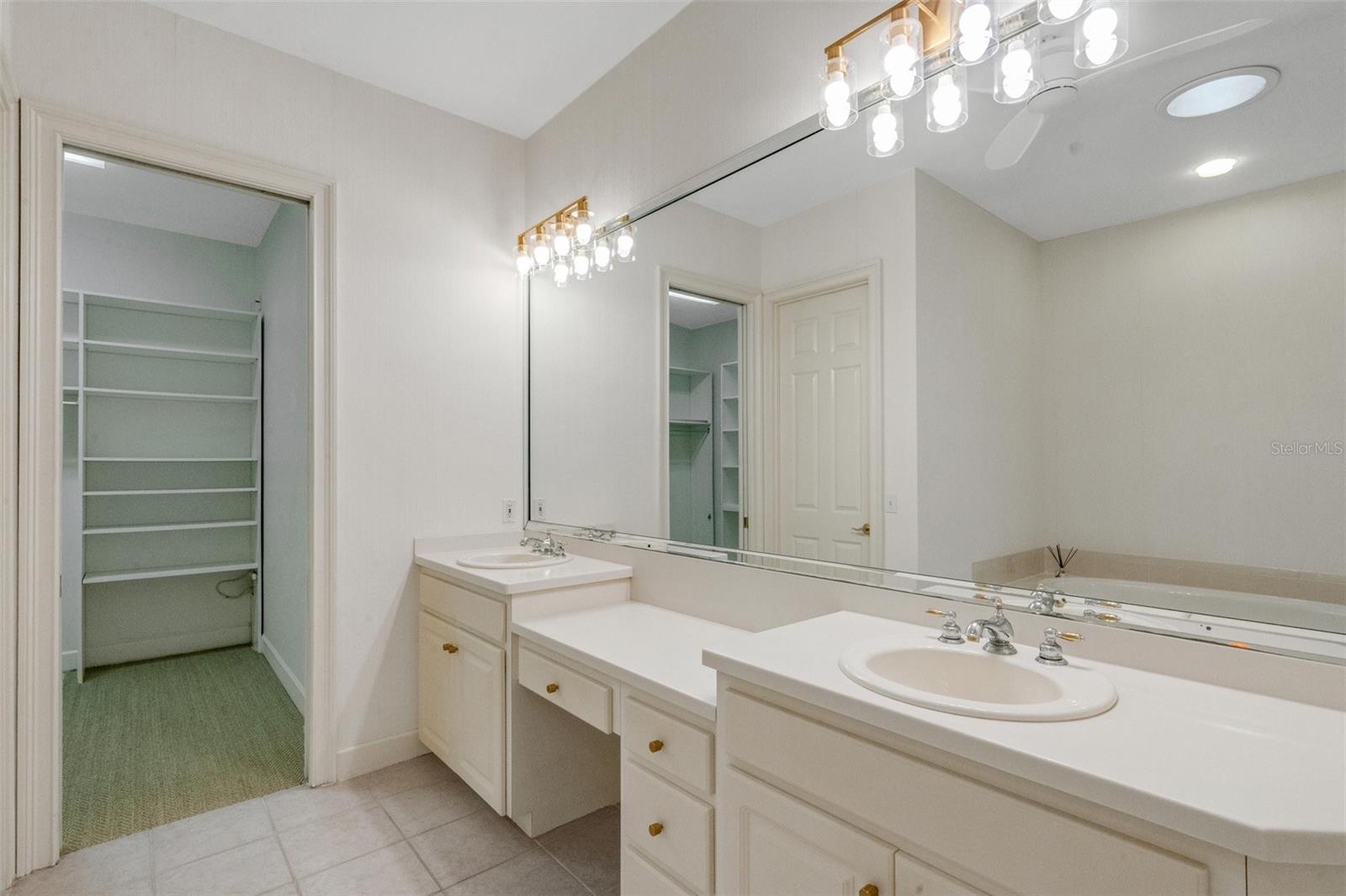 PRESTWICK - Residential Lease