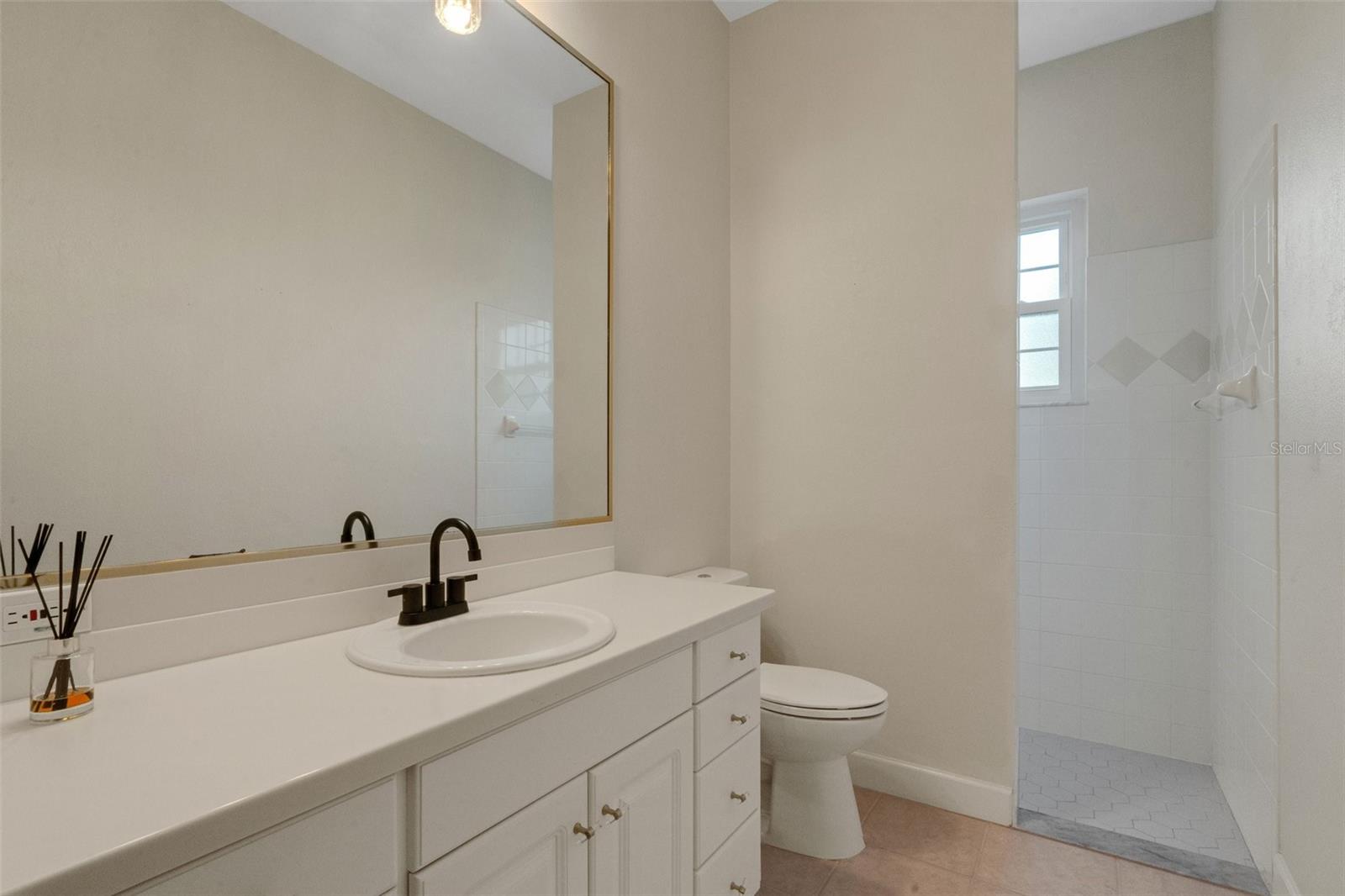 PRESTWICK - Residential Lease