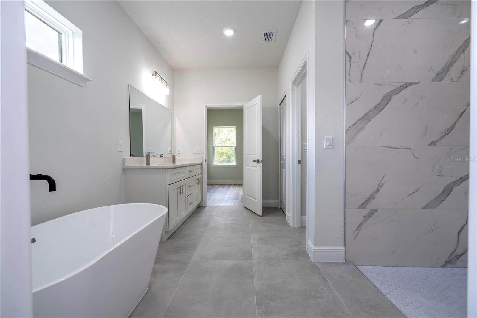 MARION OAKS UN 5 - Residential