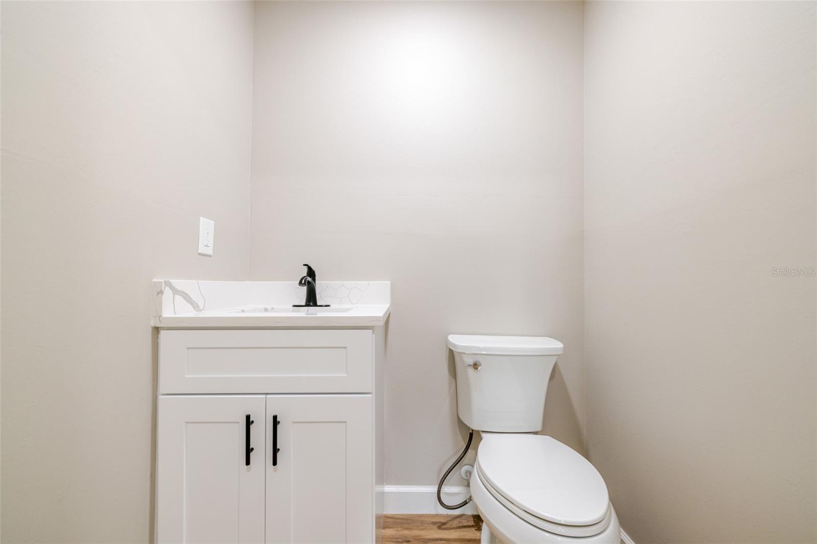 PARADISE SHORES - Residential