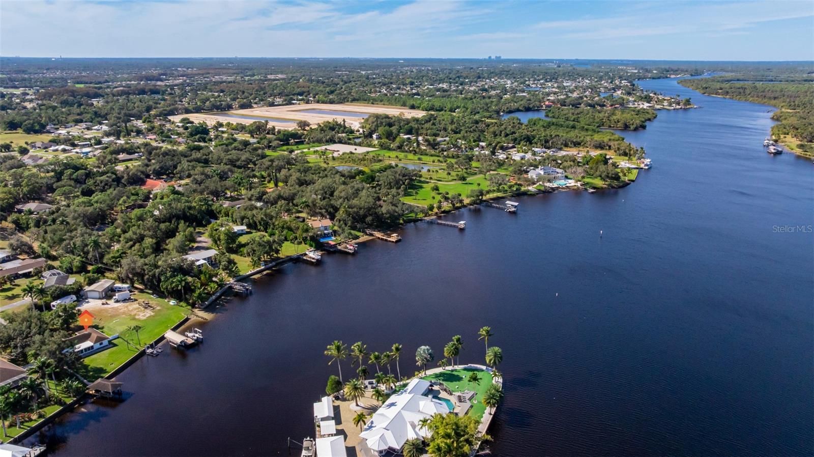 PARADISE SHORES - Residential