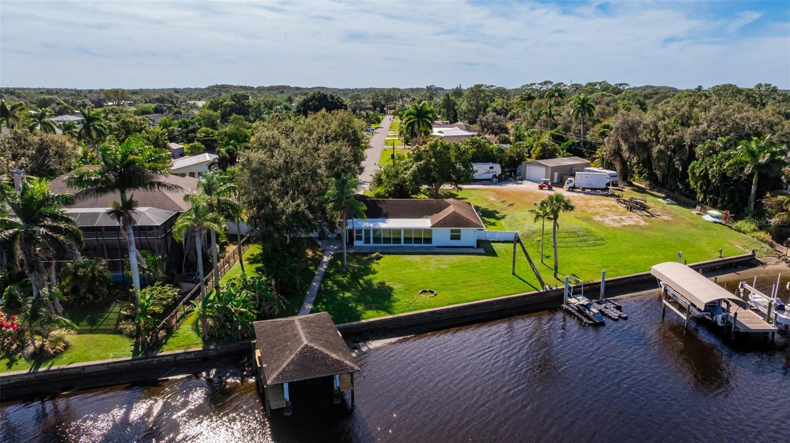 PARADISE SHORES - Residential