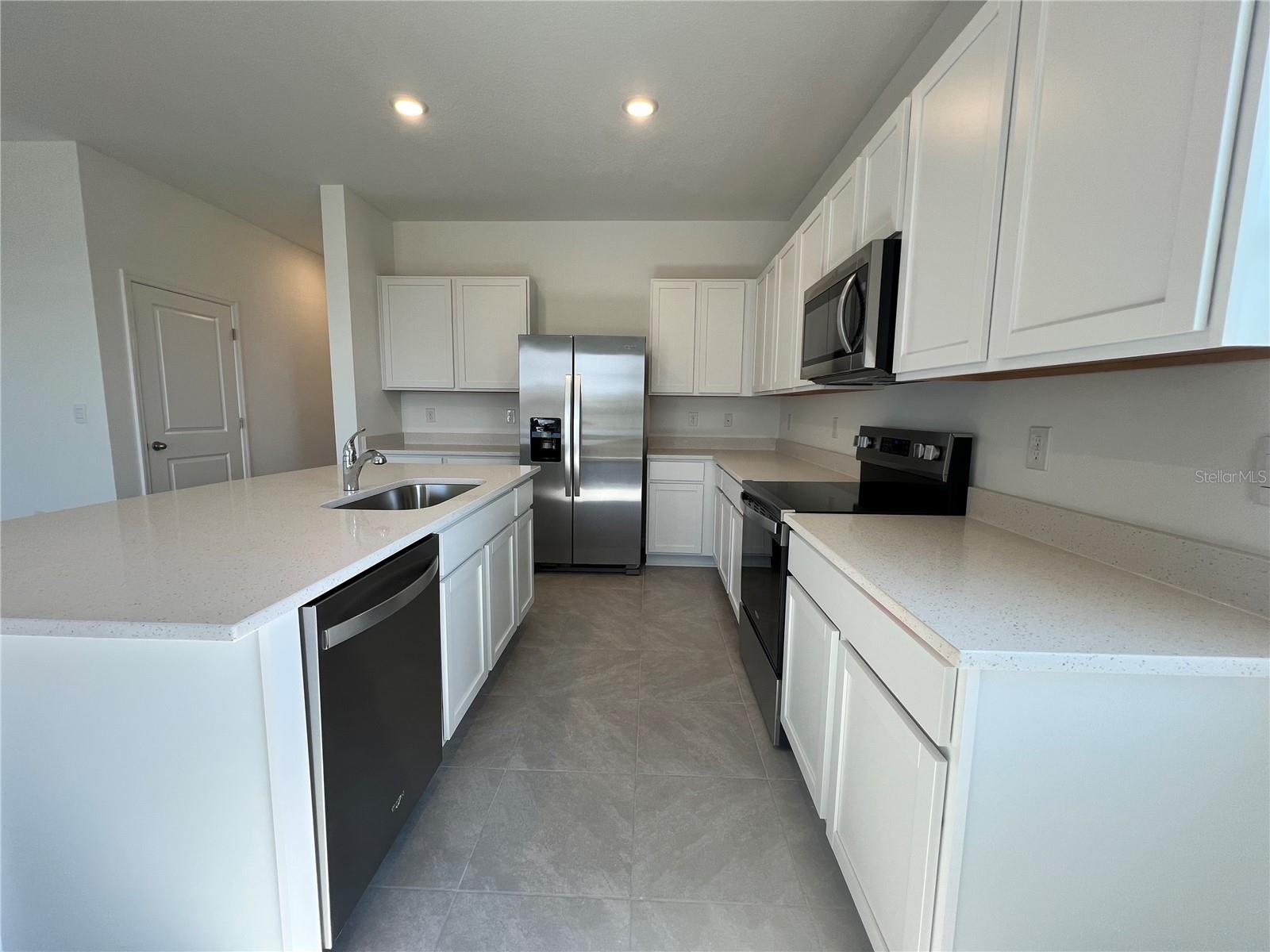 MANGROVE POINT PHASE 1 LOT 1 - Residential Lease