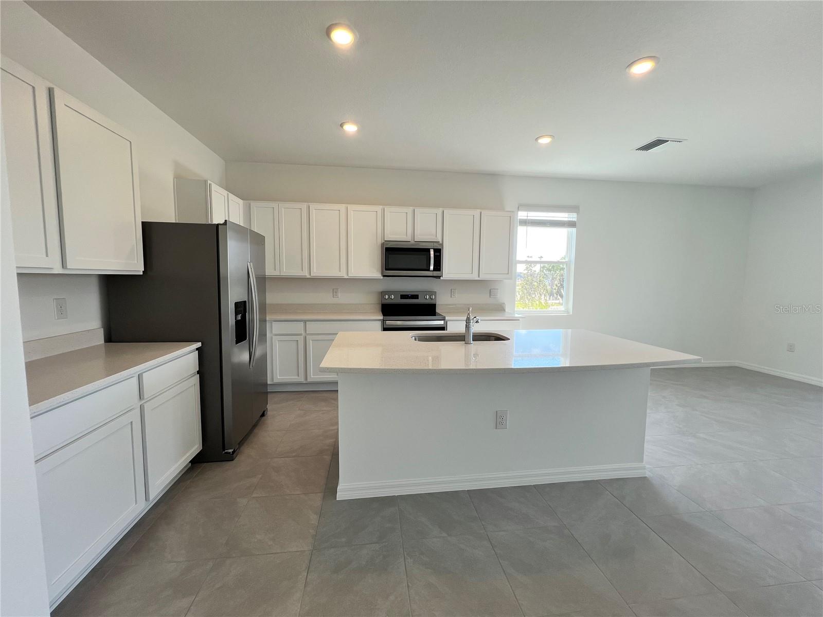 MANGROVE POINT PHASE 1 LOT 1 - Residential Lease