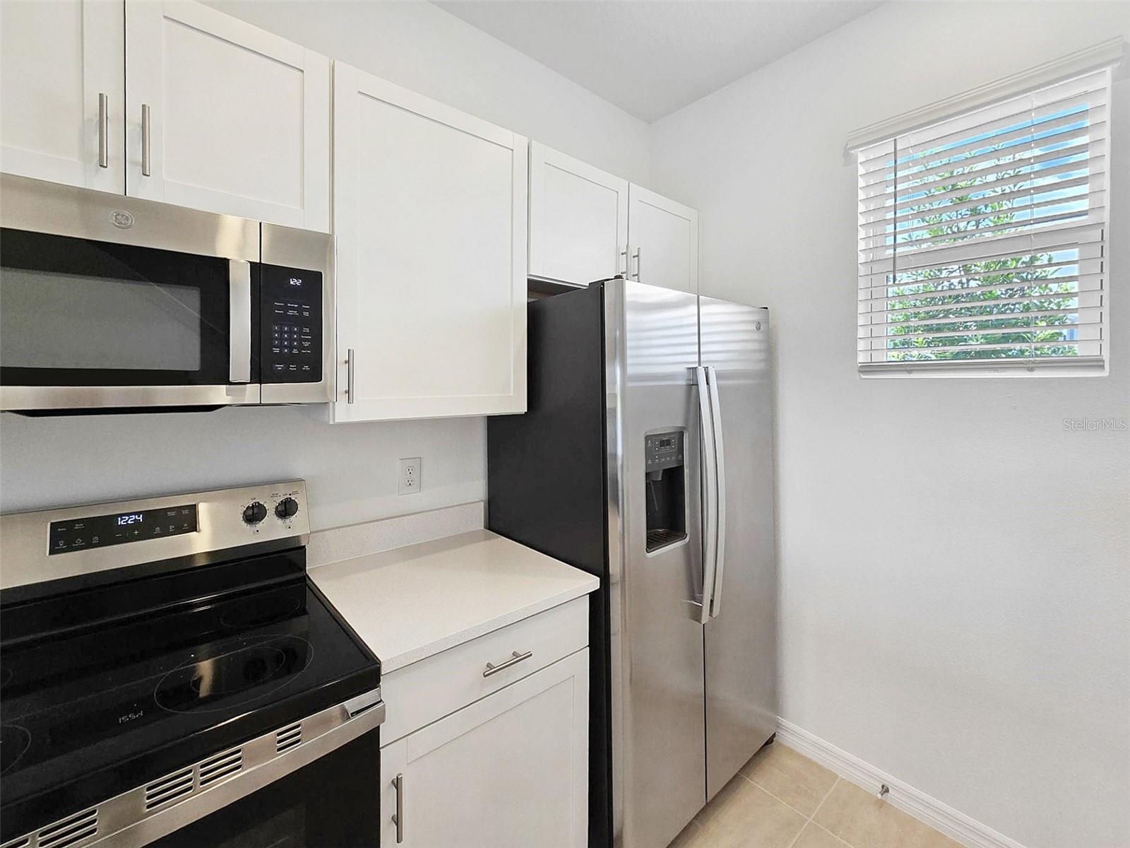 ARTISAN LAKES EDGESTONE NORTH PH I & II - Residential Lease