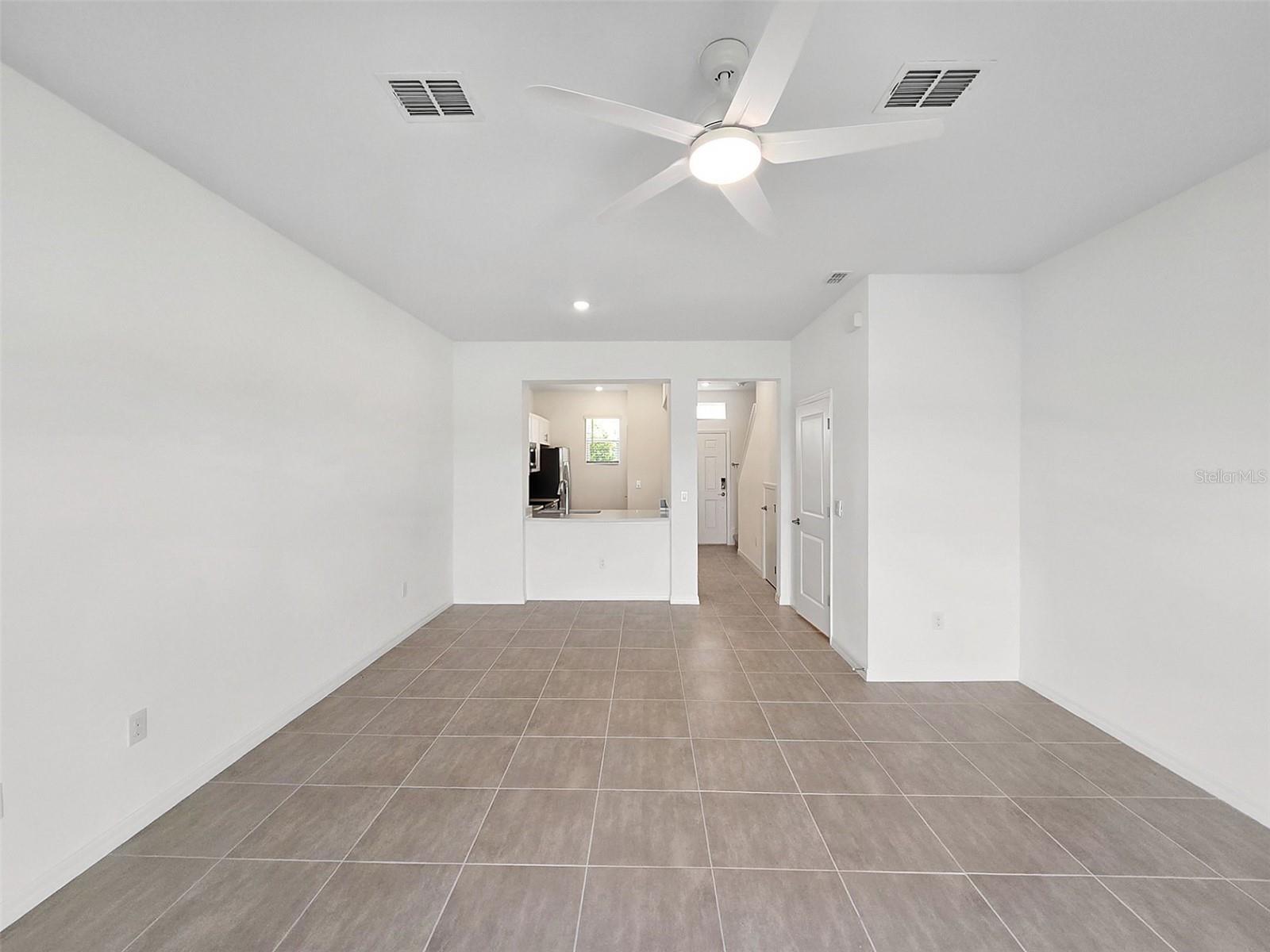 ARTISAN LAKES EDGESTONE NORTH PH I & II - Residential Lease