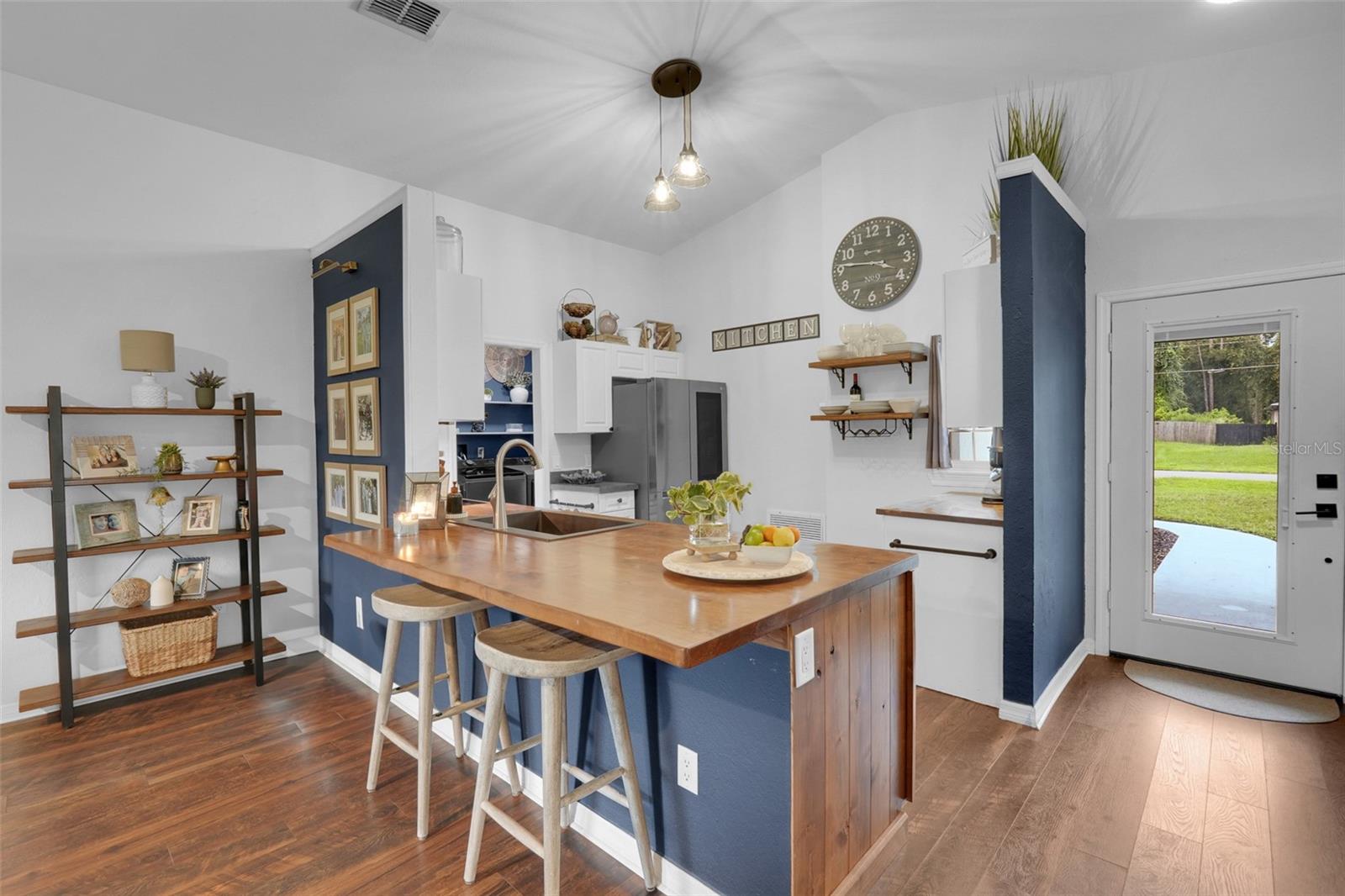 130 W 8TH ST