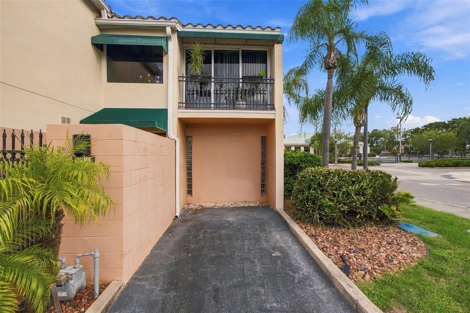 836 PADUA LANE