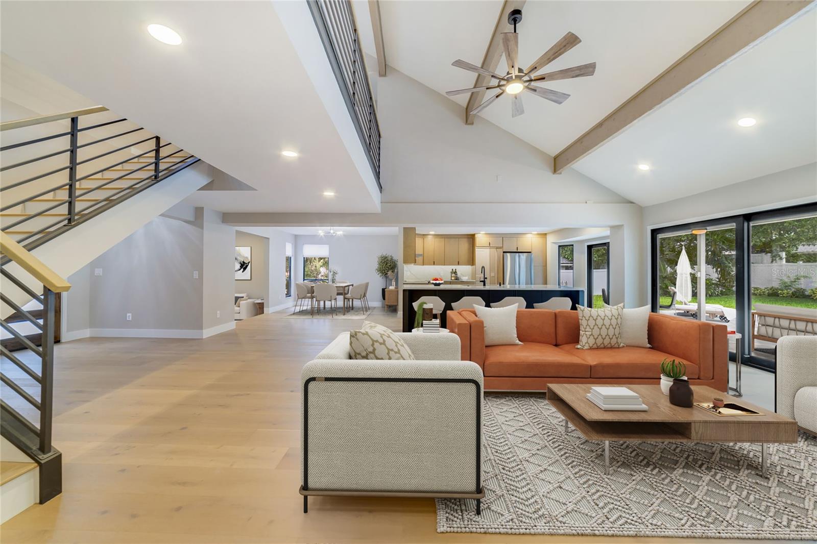 941 VERSAILLES CIRCLE