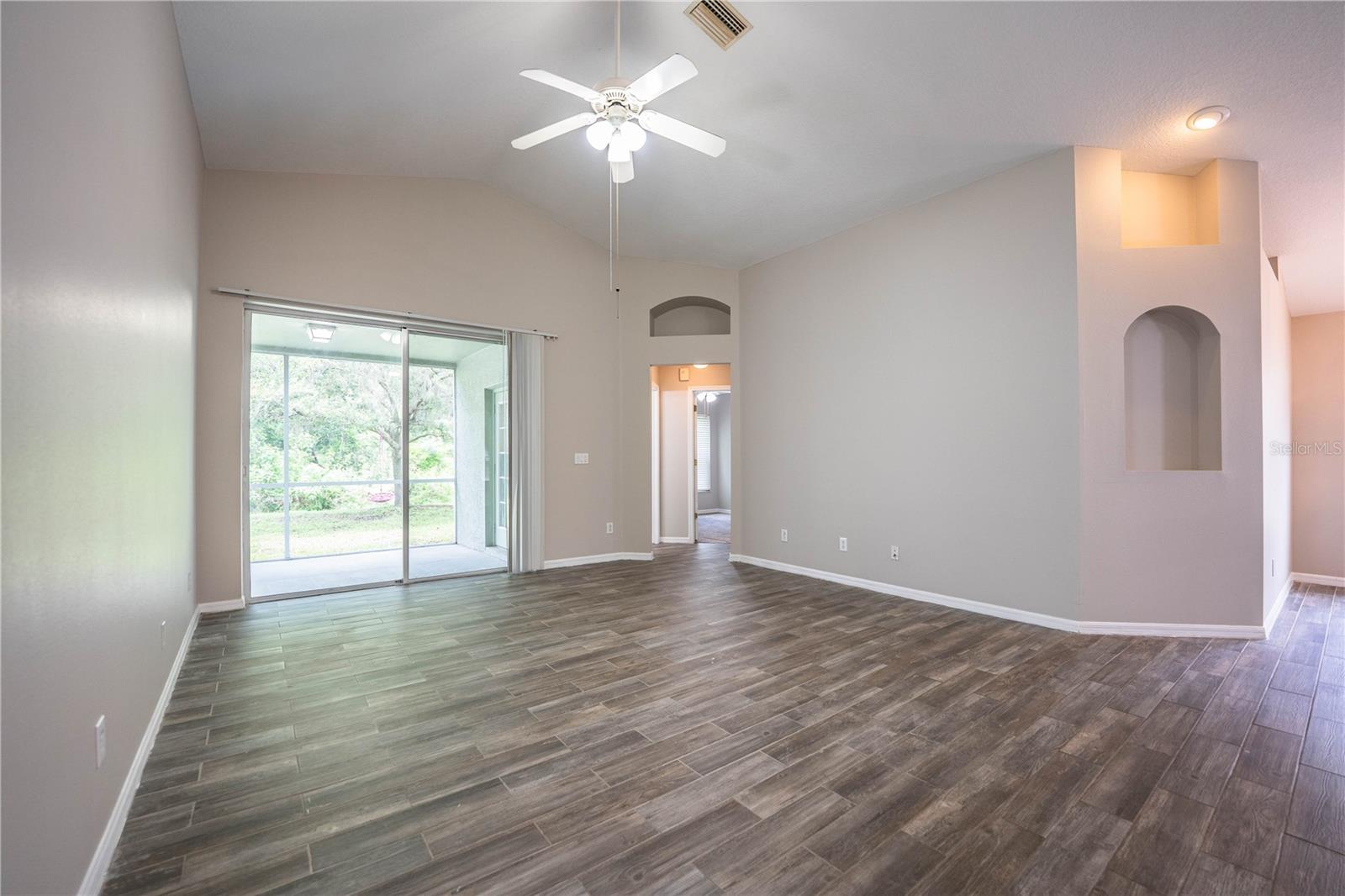 HERITAGE ISLES PH 3D - Residential