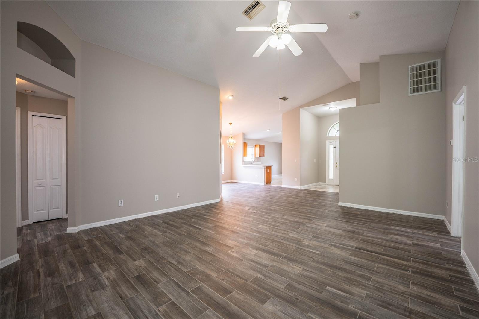 HERITAGE ISLES PH 3D - Residential