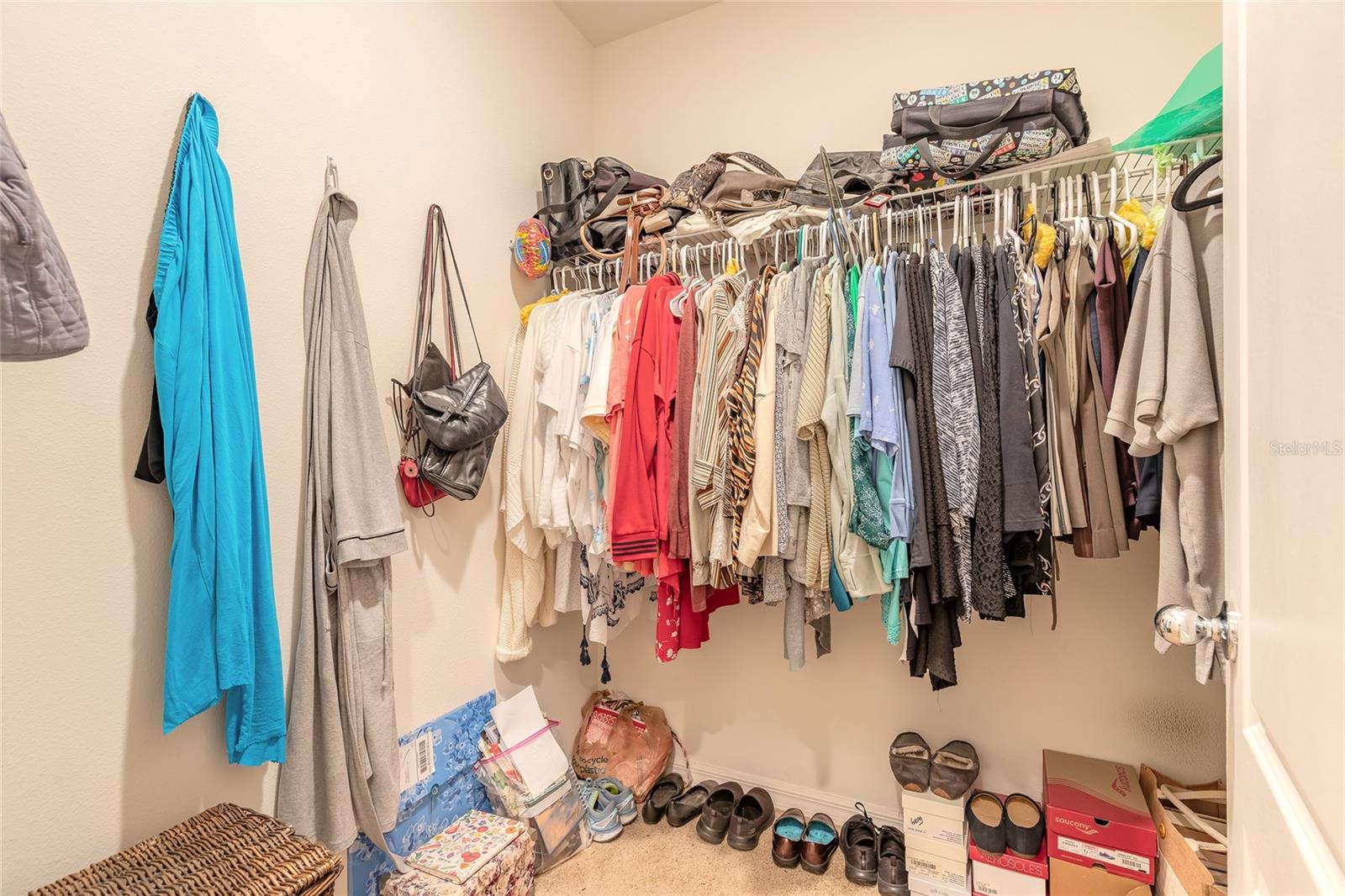 FISHERMANS COVE - Residential