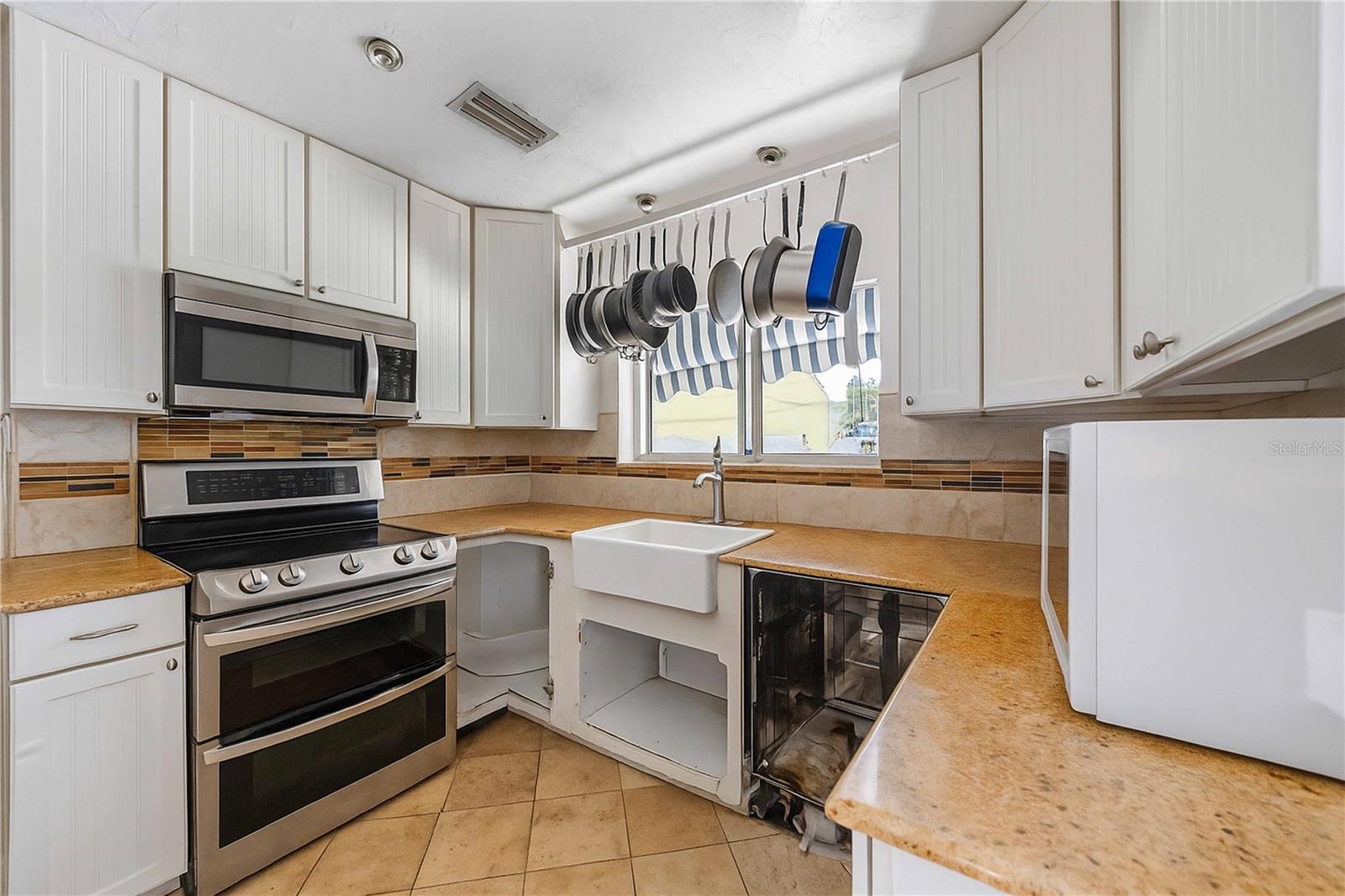 2507 RIVERVIEW BOULEVARD