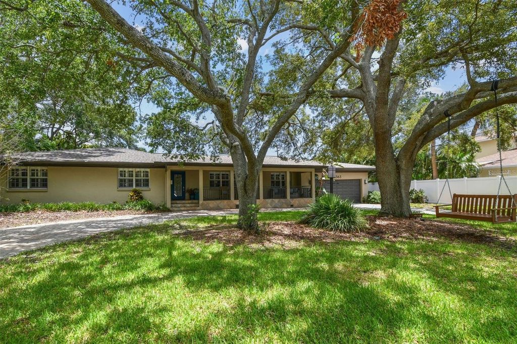 Photo of 563 Madeira Avenue, Tampa, FL 33606 (MLS # TB8406274)