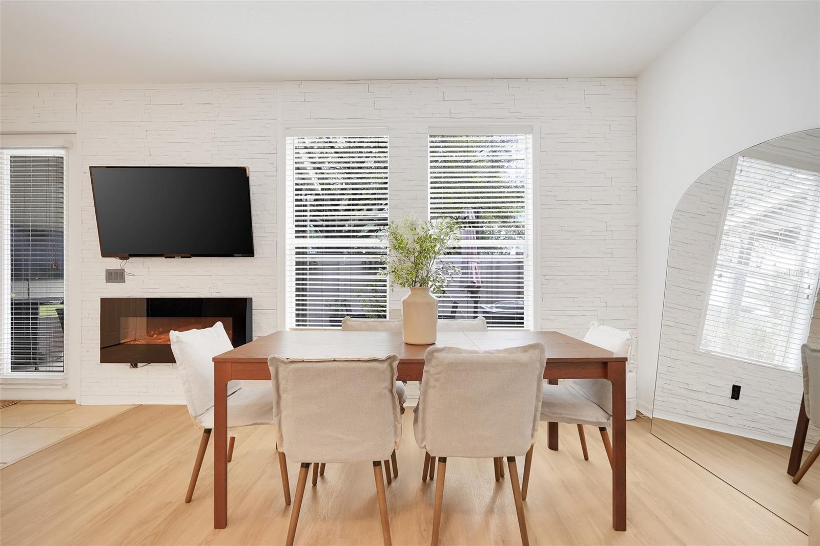 STRATFORD GREEN - Residential