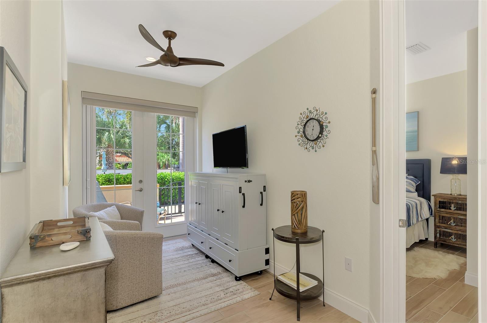 ISLAND COURT VENICE - Residential