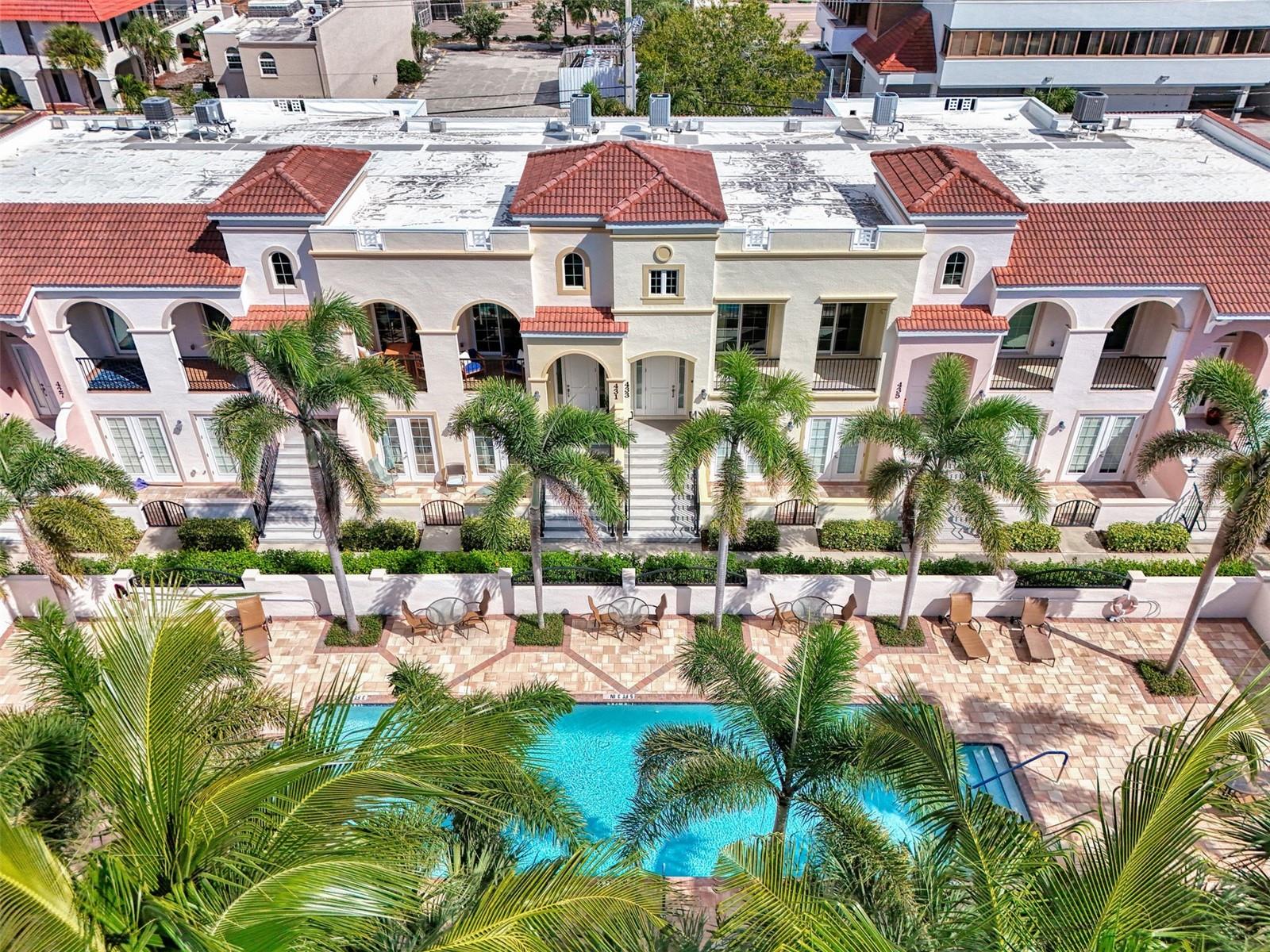 ISLAND COURT VENICE - Residential
