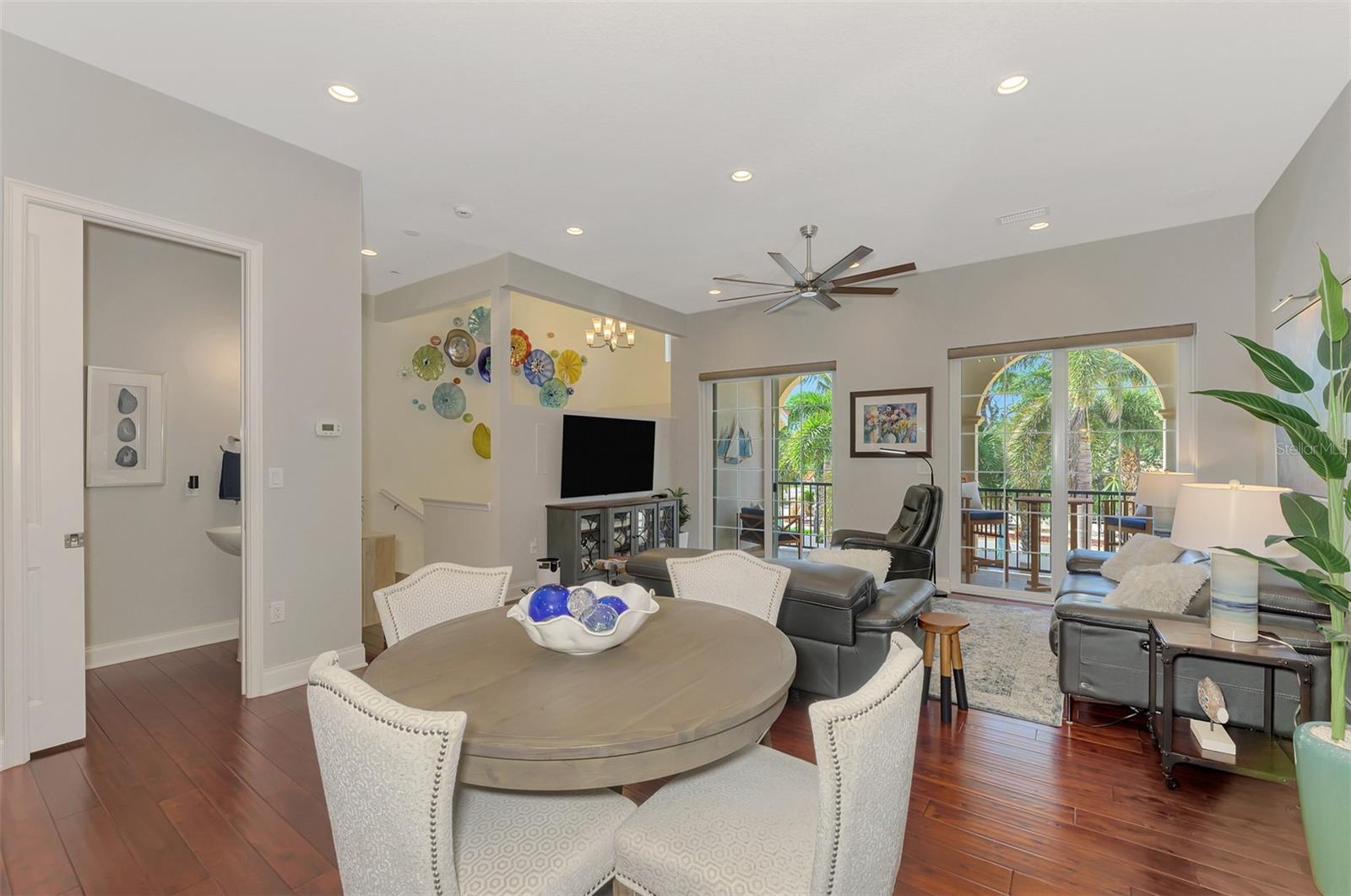 ISLAND COURT VENICE - Residential