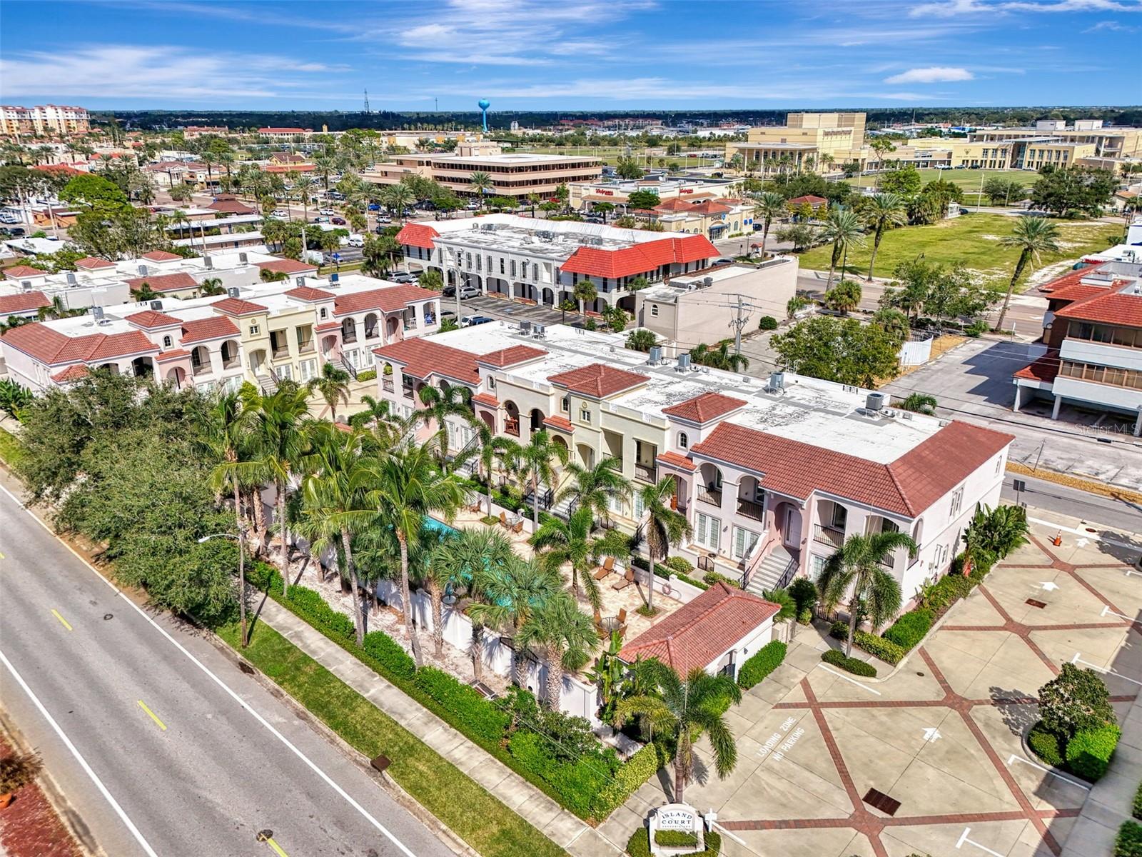 ISLAND COURT VENICE - Residential