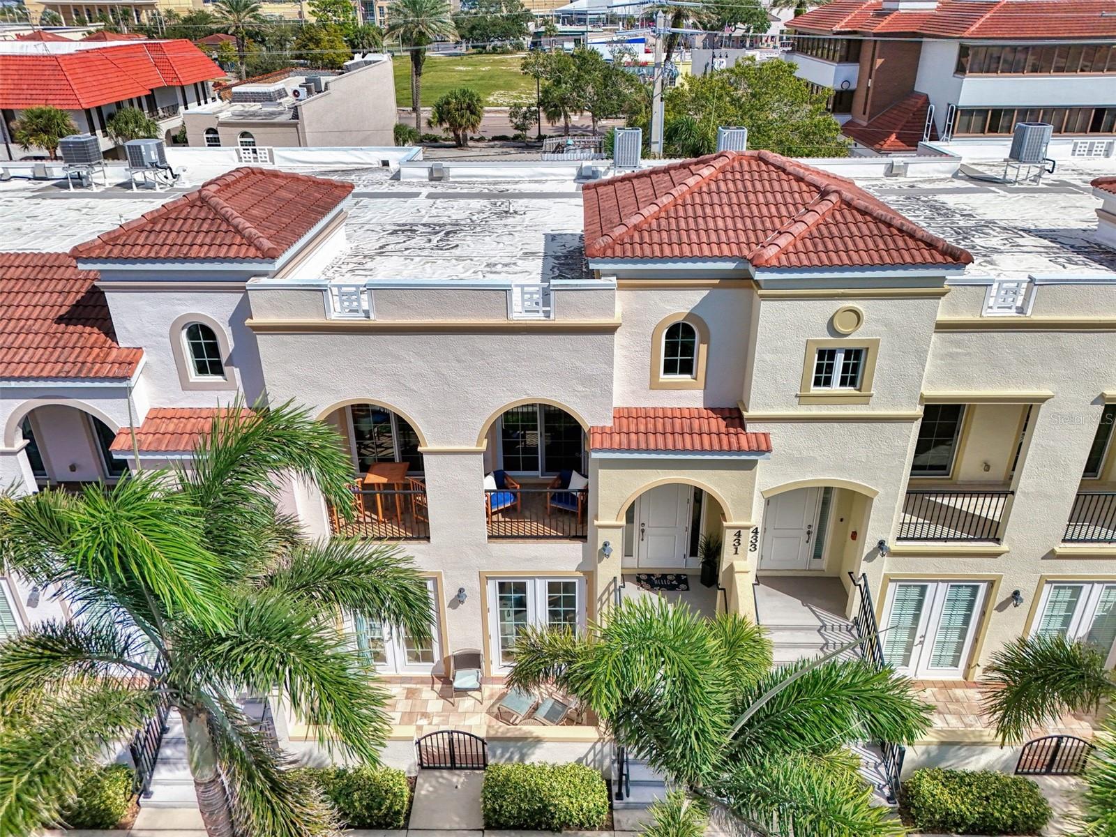 ISLAND COURT VENICE - Residential