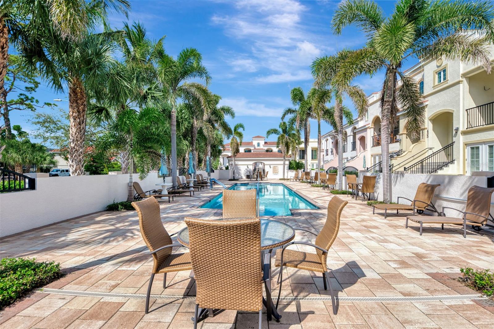 ISLAND COURT VENICE - Residential