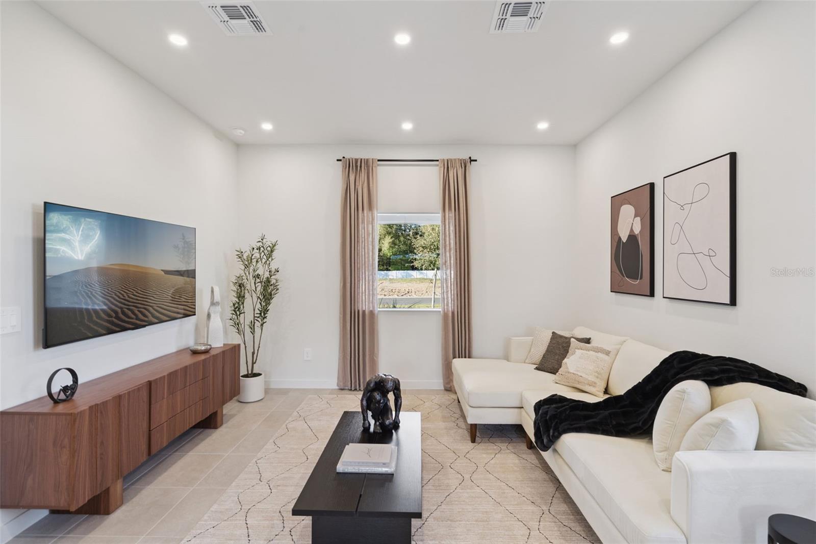 439 SKYFIELD COURT