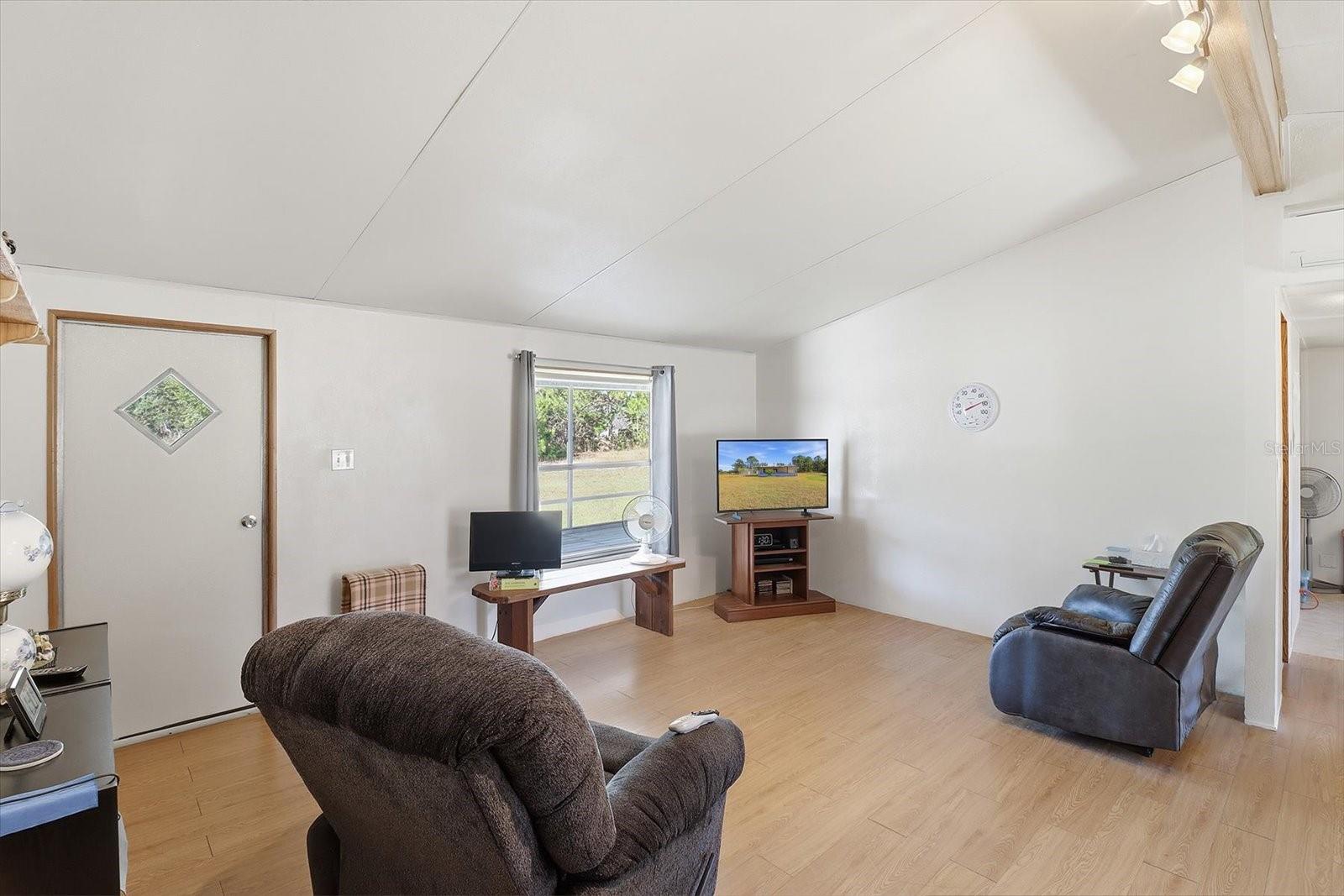 LAKE ROUSSEAU ACRES UNREC SUB - Residential