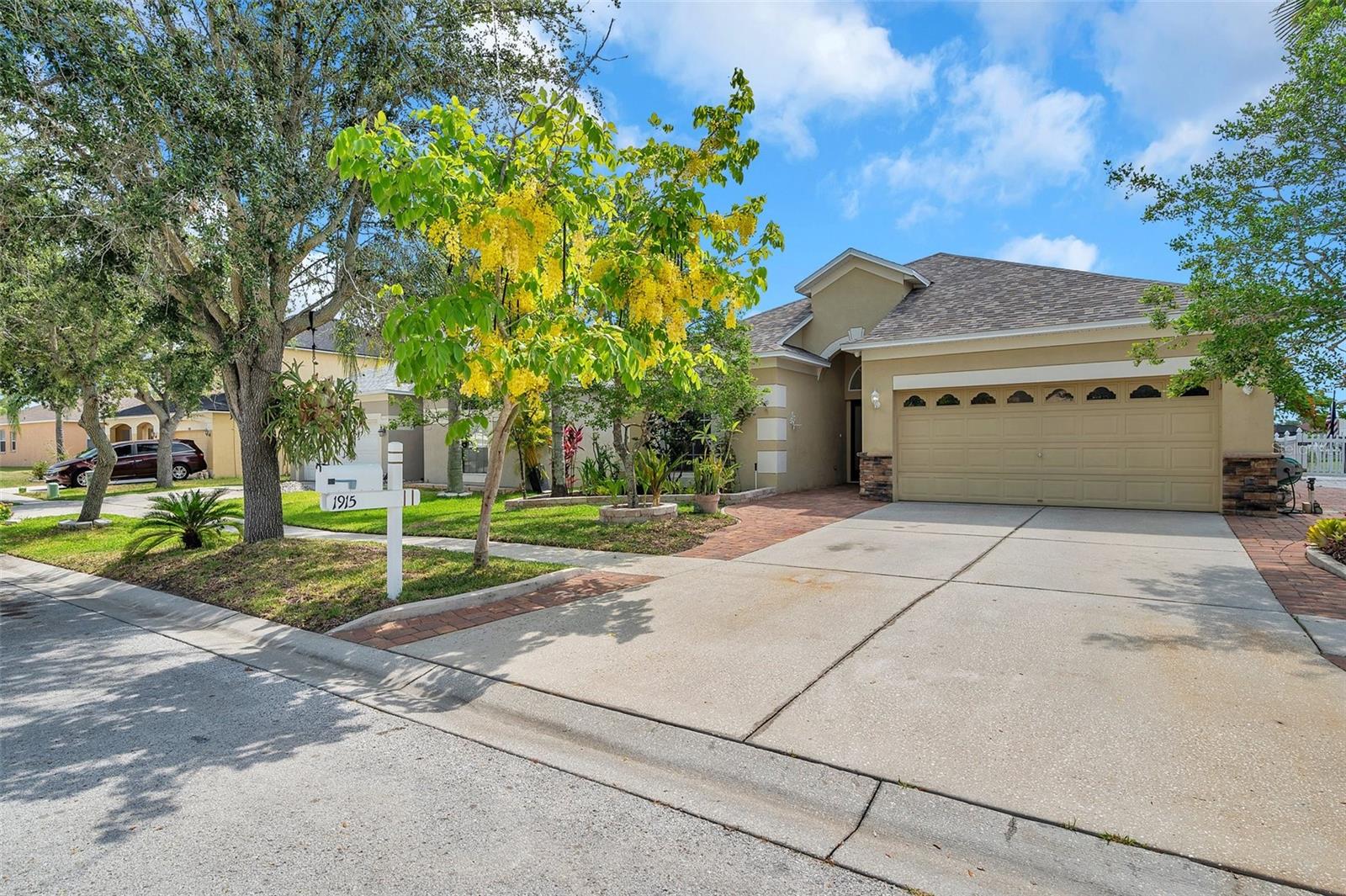 LAKEVIEW VILLAGE SEC M - Residential Lease