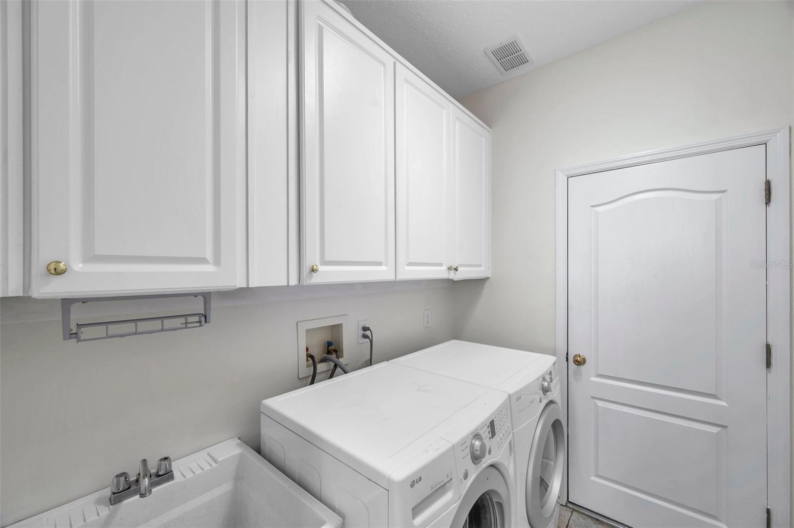 LAKEVIEW VILLAGE SEC M - Residential Lease